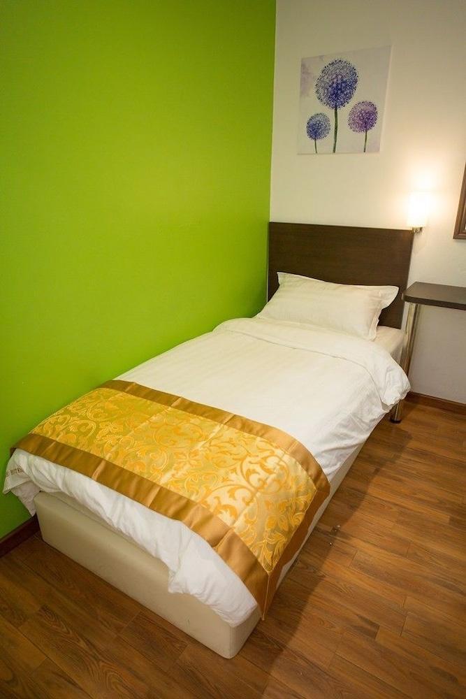 Hotel Zamburger Nur Ramadhan - Previously G Home Hotel コタバル エクステリア 写真