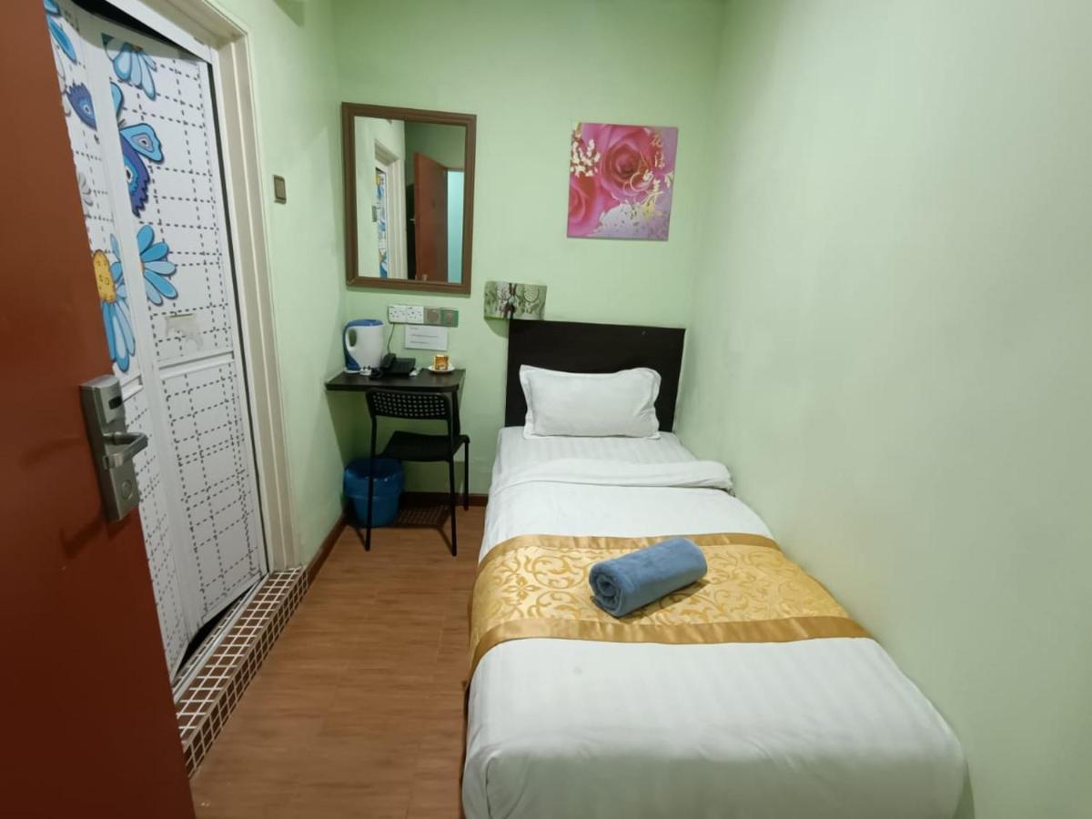 Hotel Zamburger Nur Ramadhan - Previously G Home Hotel コタバル エクステリア 写真