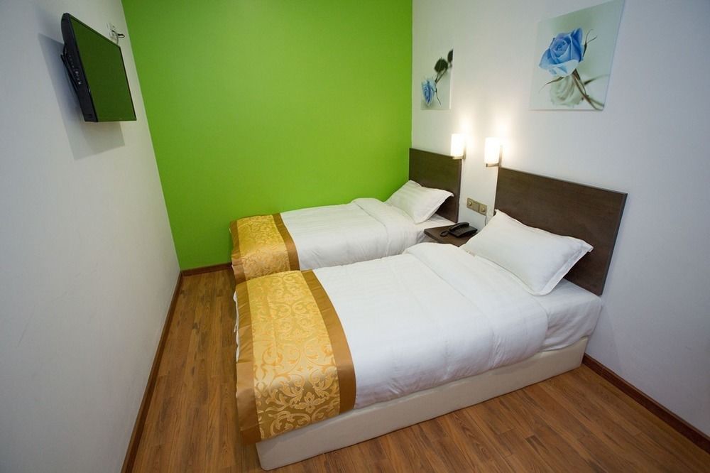 Hotel Zamburger Nur Ramadhan - Previously G Home Hotel コタバル エクステリア 写真